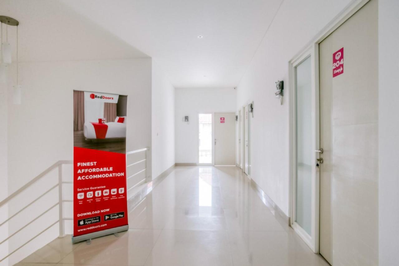 Reddoorz Syariah Near Lapangan Pancasila Simpang Lima Hostel Semarang Exterior photo